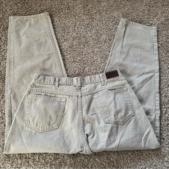 LL Bean Double L Relaxed Fit Khaki Pants Men Size 34X29 EUC - Picture 2 of 5